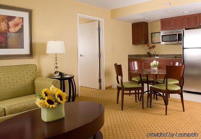 Courtyard Miami Coral Gables Hotel Bilik gambar