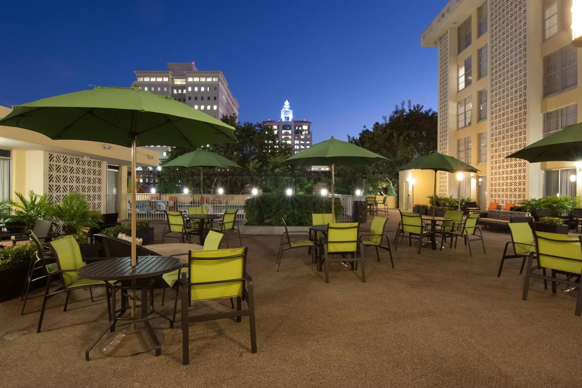 Courtyard Miami Coral Gables Hotel Luaran gambar