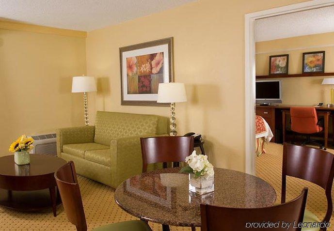 Courtyard Miami Coral Gables Hotel Bilik gambar